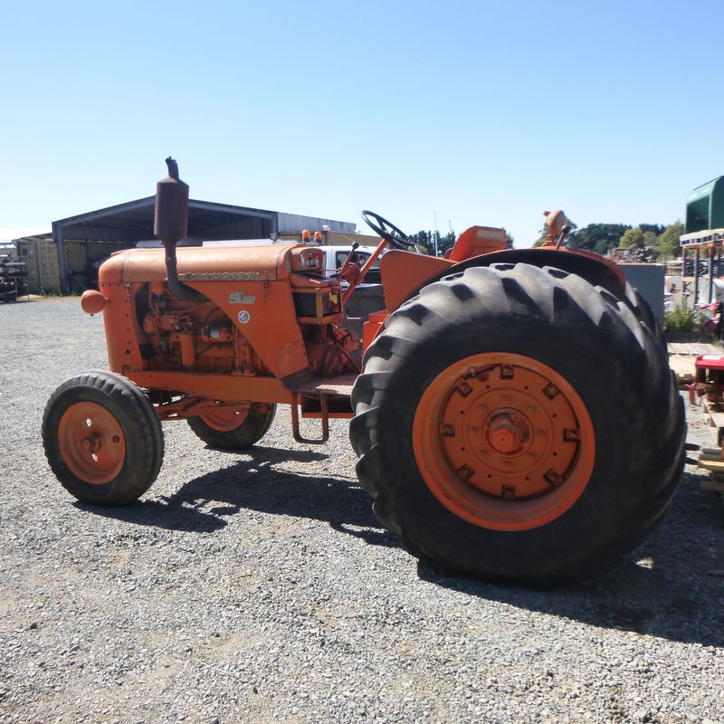 CHAMBERLAIN 9G CHAMPION TRACTOR Konigs Shepparton Pty. Ltd