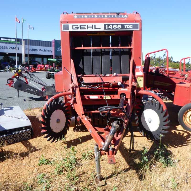 Gehl 1465 TDC round baler Konigs Shepparton Pty. Ltd
