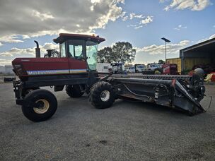 MACDON 9000 1995