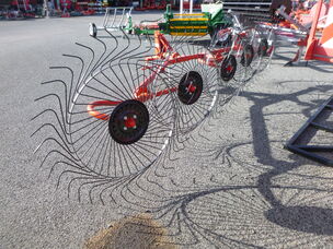 NEW AGROMASTER 5 WHEEL LINKAGE HAY RAKE