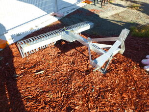 NEW DAKEN 4' STICK RAKE