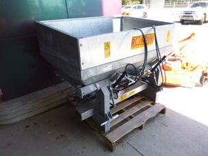 NEW DAKEN 900L TWIN DISC SPREADER HYD. CONTROL