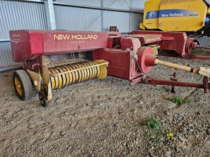 SECOND-HAND NEW HOLLAND 317 BALER