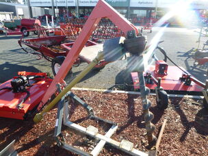 USED DAKEN LINKAGE POST HOLE DIGGER