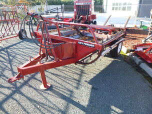 USED EZY FEEDER BALE FEEDER