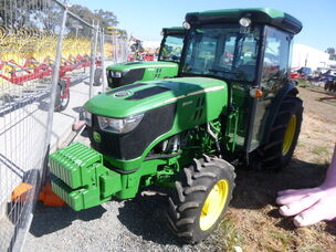 USED JOHN DEERE 5100 GF CAB TRACTOR