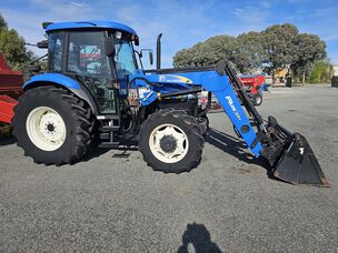 USED NEW HOLLAND TD80D TRACTOR WITH LOADER