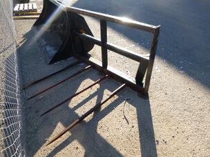 USED QUICKE EURO HITCH BALE FORKS