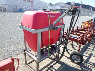 USED SILVAN 300L 12V LINKAGE SPRAYER WITH BOOMLESS NOZZLE