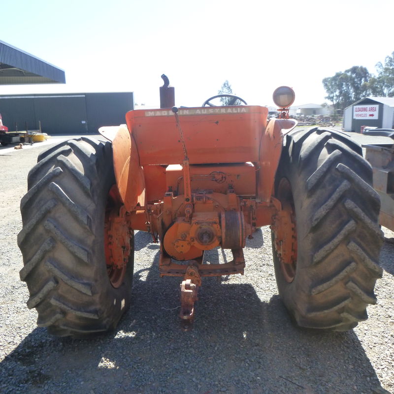 CHAMBERLAIN 9G CHAMPION TRACTOR Konigs Shepparton Pty. Ltd