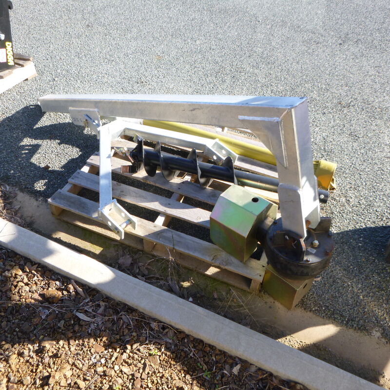 DAKEN POST HOLE DIGGER Konigs Shepparton Pty. Ltd