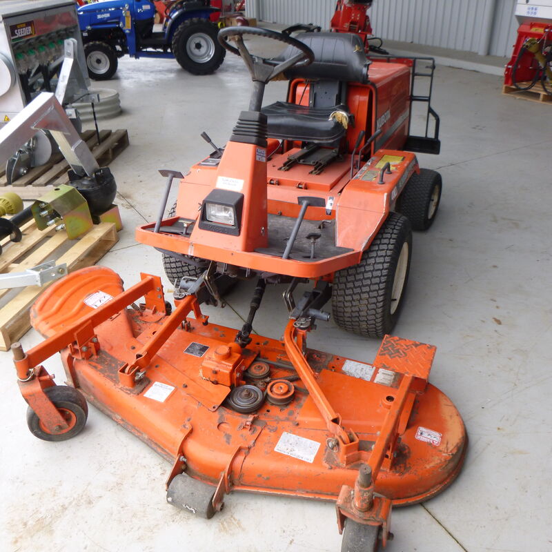 S/H Kubota F2400 Front deck mower Konigs Shepparton Pty. Ltd