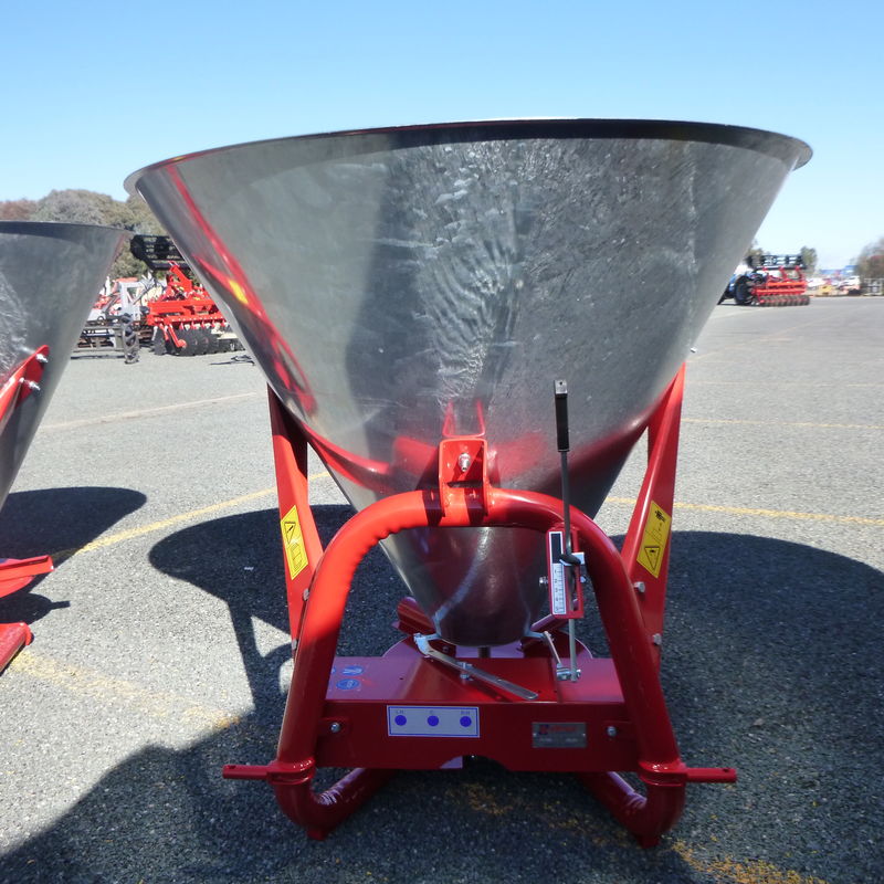 Silvan SX500 spreader Konigs Shepparton Pty. Ltd