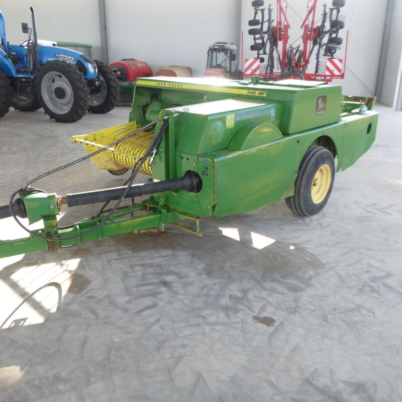 USED JOHN DEERE 342A SMALL SQUARE BALER Konigs Shepparton Pty. Ltd
