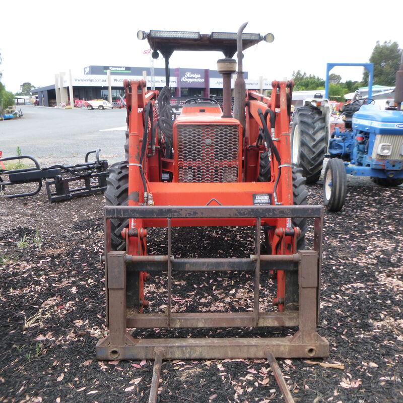 USED KUBOTA M6030 ROPS TRACTOR WITH LOADER Konigs Shepparton Pty. Ltd