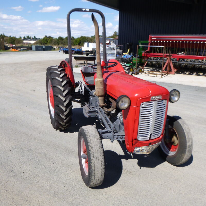 USED MASSEY FERGUSON MF35 ROPS TRACTOR Konigs Shepparton Pty. Ltd