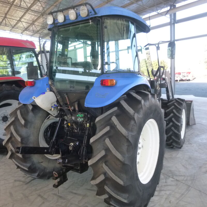 USED NEW HOLLAND TD85D CAB TRACTOR WITH LOADER Konigs Shepparton Pty. Ltd