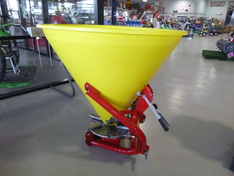 Cosmo PL500 linkage spreader with poly hopper | Konigs Shepparton Pty. Ltd