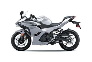 2025 KAWASAKI NINJA 500