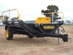 Boomerang bale feedout wagon