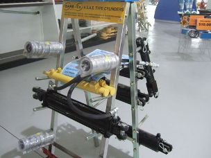 Hydraulic rams