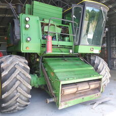 John Deere 8820 Header