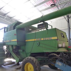 John Deere 8820 Header