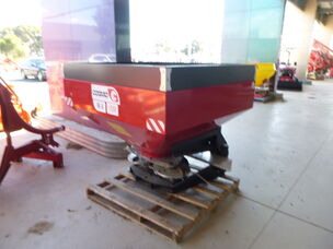 NEW COSMO 1250L TWIN DISC SPREADER