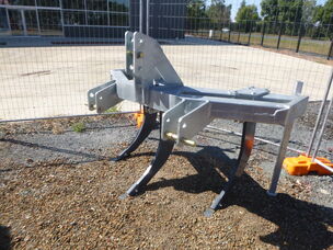 NEW DAKEN 3 TINE RIPPER