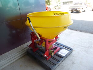 NEW IRIS KS-530P FERTALISER SPREADER