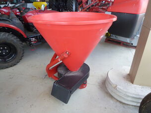 NEW SILVAN PL-500 FERTALISER SPREADER