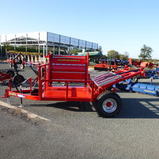 PAMick RoundSquare bale feeder