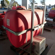 SILVAN 1000L LINKAGE TANK and PUMP