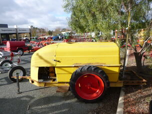 USED 2000L TRAILING TREE LINE SPRAYER