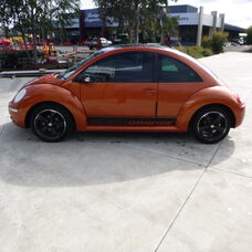 USED 2010 VOLKSWAGEN BEETLE BLACK ORANGE EDITION