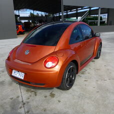 USED 2010 VOLKSWAGEN BEETLE BLACK ORANGE EDITION