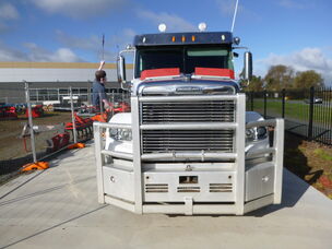 USED 2011 FREIGHTLINER CORONADO TRUCK 