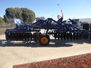 USED GRIZZLY 36 PLATE FIELDMASTER