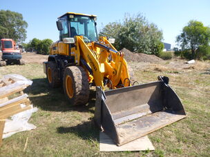 USED HANDYMAX HM26 LOADER