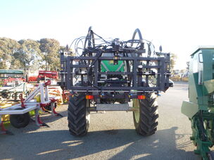 USED HOWARD 3200L SPRAYER