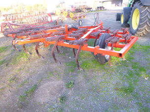 USED INTERNATIONAL 25 TINE SCARIFIER