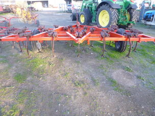 USED INTERNATIONAL 25 TINE SCARIFIER