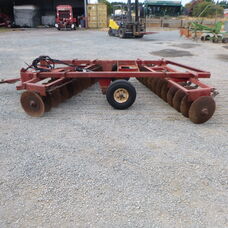 USED INTERNATIONAL 34 DISC CULTIVATOR