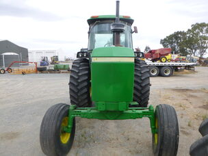 USED JOHN DEERE 4240 CAB TRACTOR