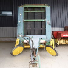 USED JOHN DEERE 430 ROUND BALER