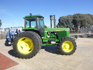 USED JOHN DEERE 4450 CAB TRACTOR