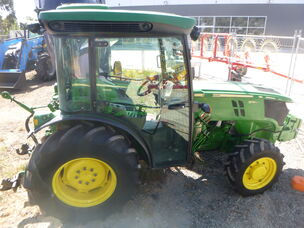 USED JOHN DEERE 5100 GF CAB TRACTOR
