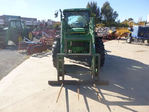 USED JOHN DEERE 6110 CAB TRACTOR