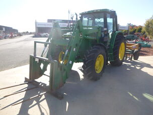 USED JOHN DEERE 6110 CAB TRACTOR