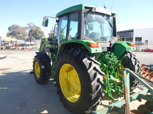USED JOHN DEERE 6110 CAB TRACTOR
